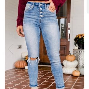 PINK LILY Selena Distressed Jeans- size 31 - NWOT